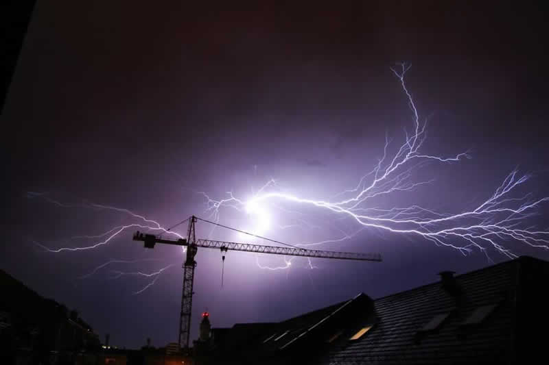 Unwetter Wetterwarnung Wetterwarnung Gefahrliches Wetter Warnung Vor Wetterextreme